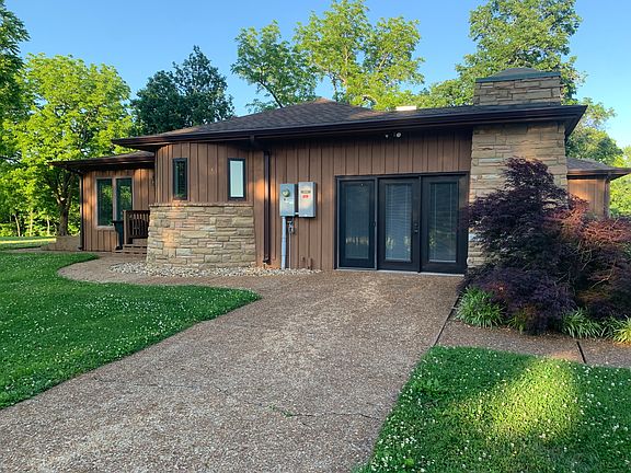 2nd image of 1128 Clayton Dr