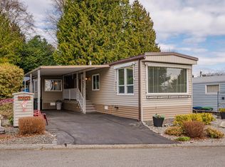 15851 Suffolk Rd, Surrey, BC V4A 5L3