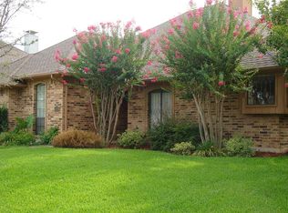 9013 Rodeo Dr, Irving, TX 75063