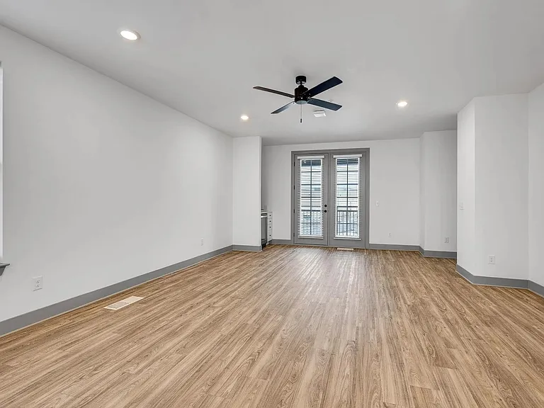 8871 Meridian Trl — Photo 5