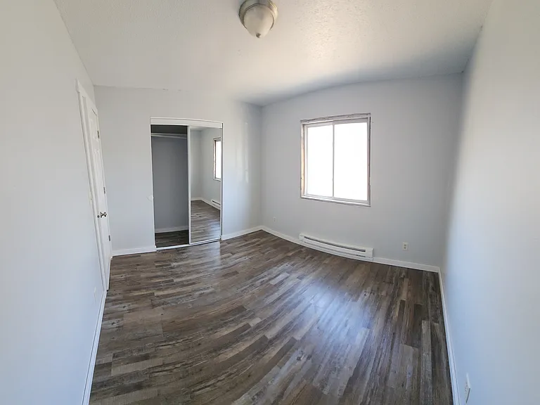 425 10th St N #5 — Photo 4