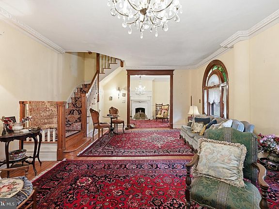 4th image of 2941 Tilden St NW