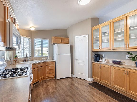 4th image of 20 Oakwood Drive