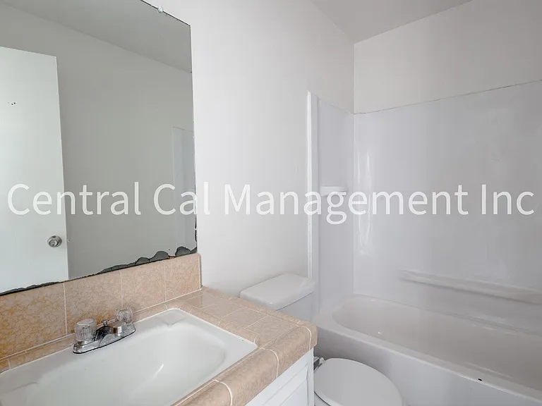 6208 Stine Rd — Photo 10