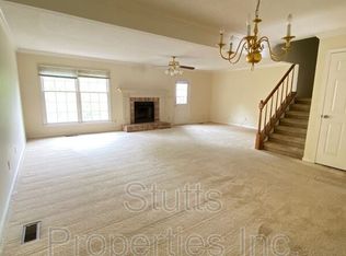 218 Woodcastle Dr, Florence, AL 35630