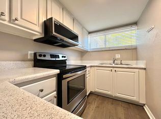 5211 N Tamiami Trl APT 7, Sarasota, FL 34234