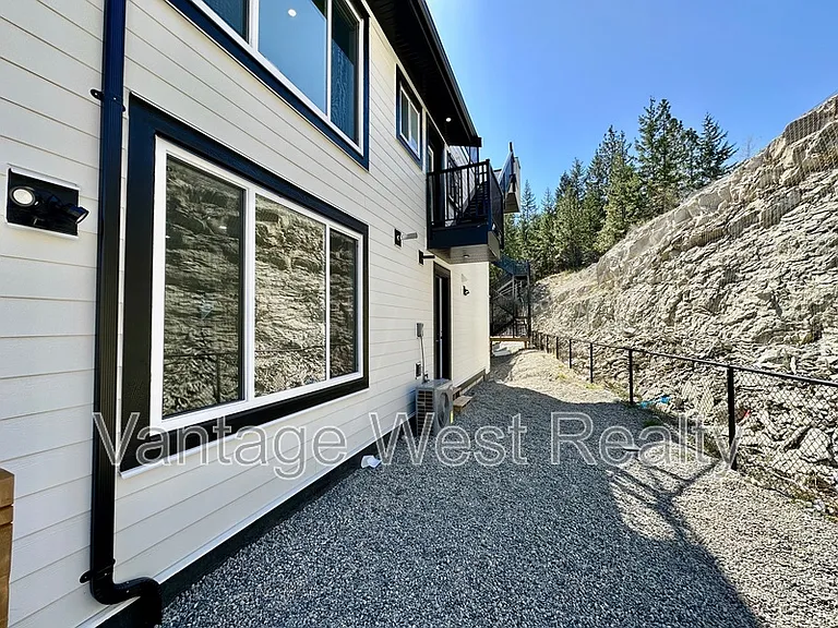 3608 Silver Way — Photo 43