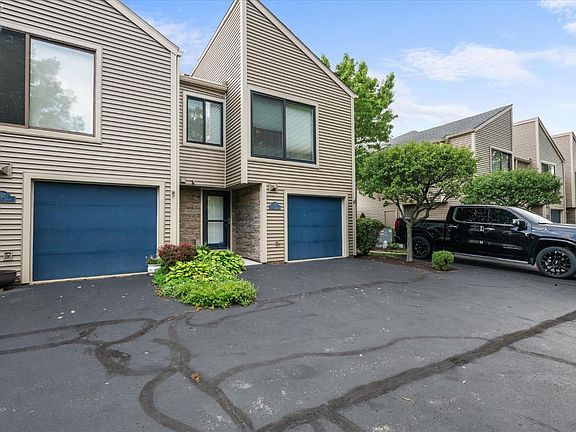 3rd image of 616 Parkside Dr #7
