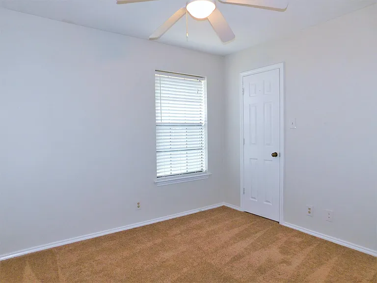 3008 Anysa Ln — Photo 14