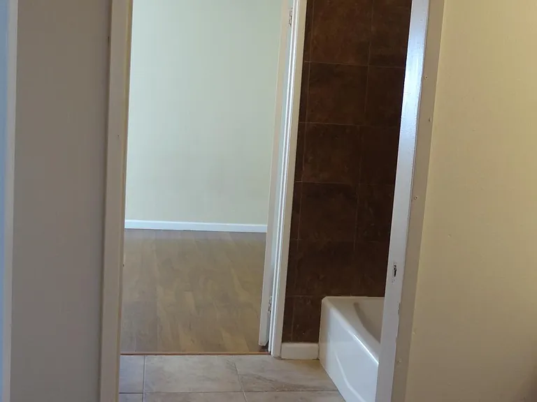3607 Lemona Ave #A — Photo 6