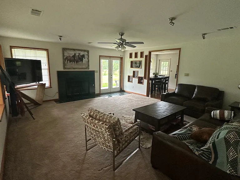 2433 Live Oak Rd — Photo 18