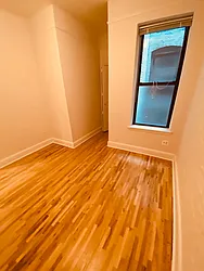 Rented by Metropolis Real Estate of Manhattan