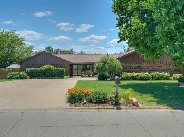 222 Hinton Blvd, Mannford, OK 74044