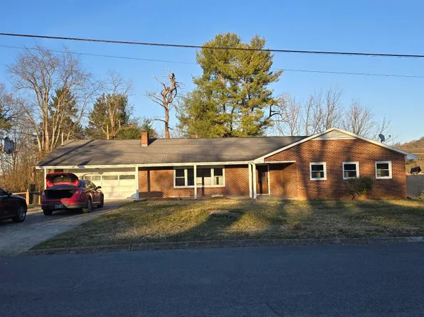 4116 Navaho Dr, Johnson City, TN 37604