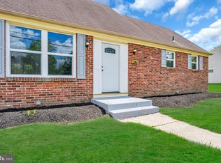 65 Linden Rd, Burlington, NJ 08016