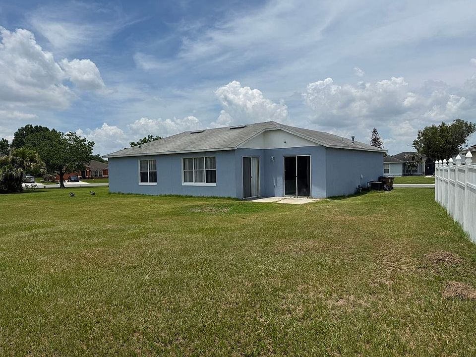 2nd image of 2560 Sage Dr