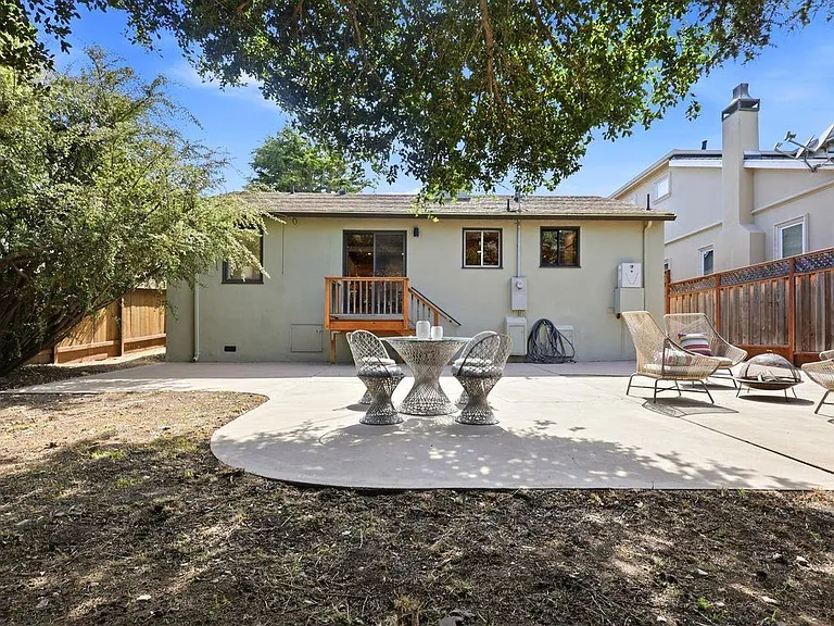 780 Acacia Ave — Photo 27