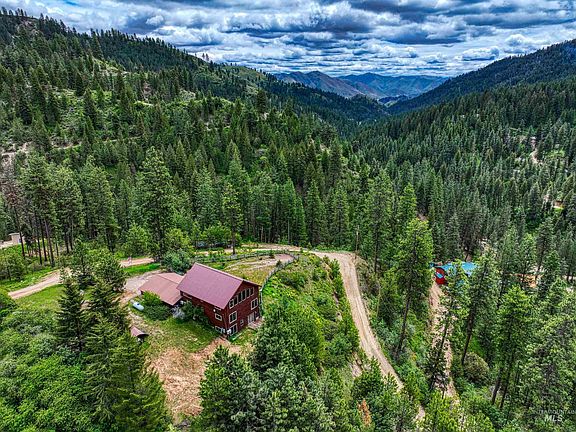 3rd image of 27 Park Ln