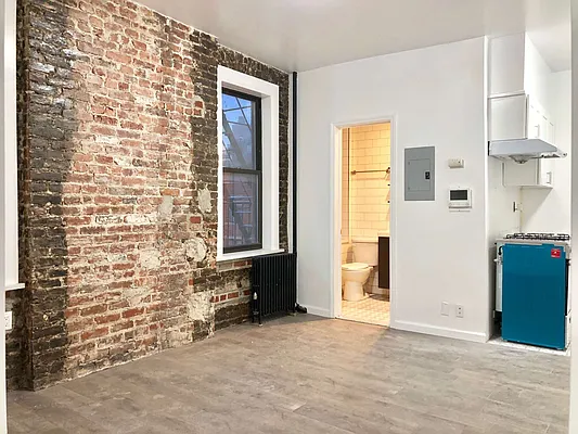 Rented by Matthew Gros-Werter, LREB  | media 8