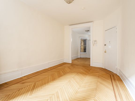 3rd image of 26 W 27th St APT 43