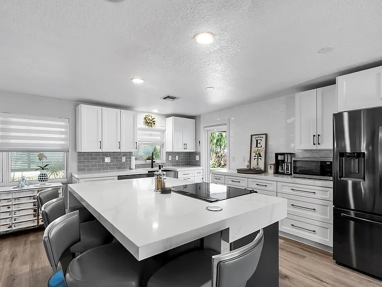 1605 Treemont Ave — Photo 10