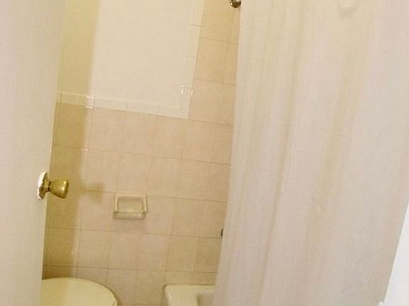 5th image of 272 1st St APT 3R