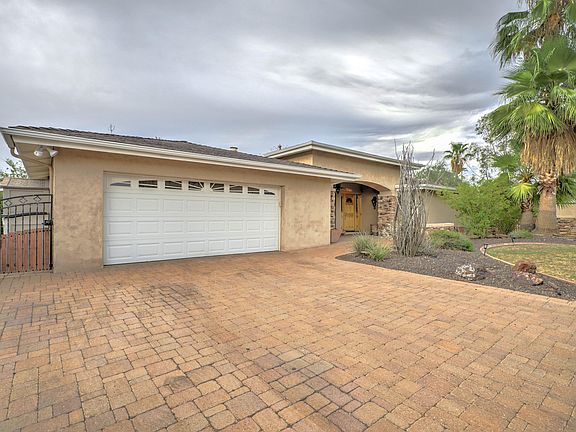3rd image of 2916 E Cobre Dr