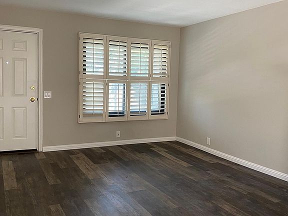 4th image of 3988 Voltaire St