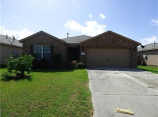 818 Paradise Rd, Baytown, TX 77521