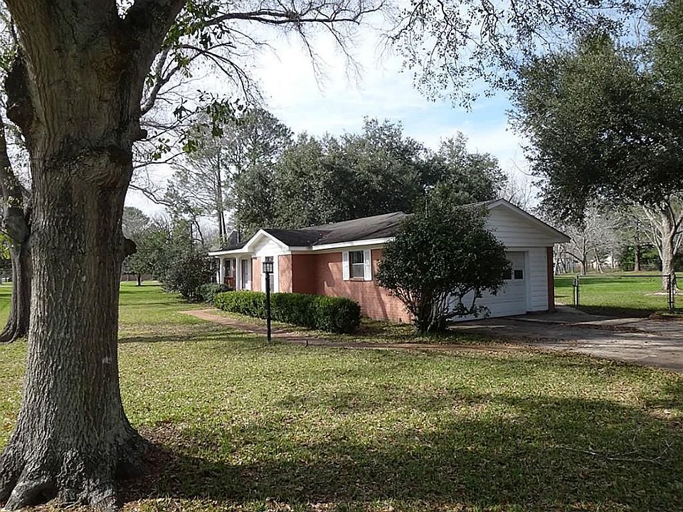 1st image of 2300 Owen St