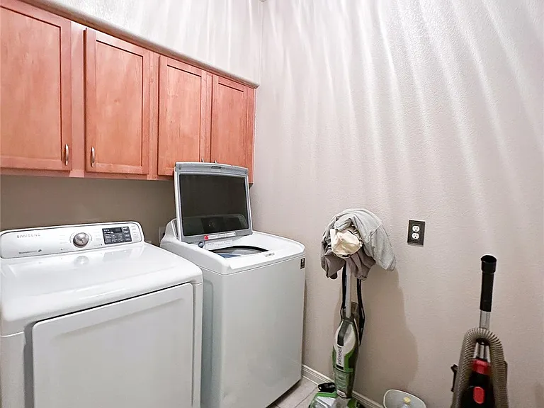2121 Settlers Park Loop — Photo 18