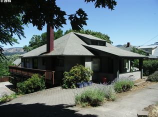910 Oak St, Hood River, OR 97031