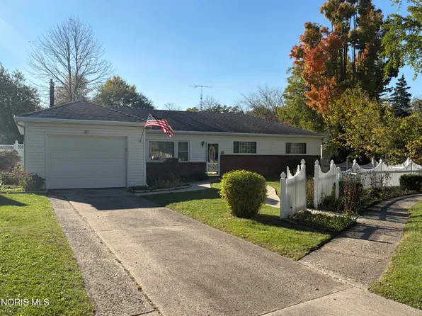 964 Lones Dr, Perrysburg, OH 43551