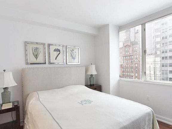 4th image of 60 E 55th St #B14