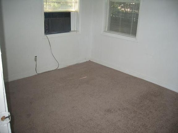 4th image of 3711 Park St