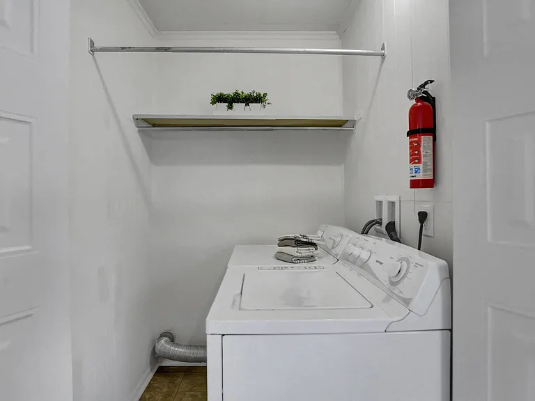 1 Bedroom Upstairs Apartments