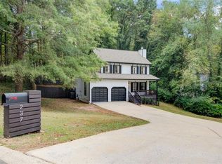 237 Castleair Dr NE, Woodstock, GA 30144