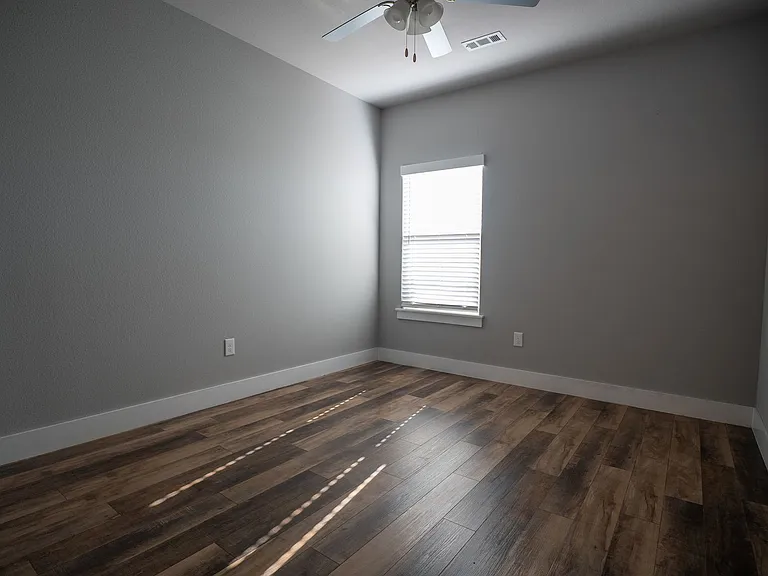 1703 Booker Cir — Photo 17