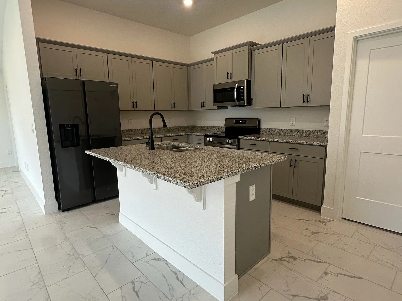 4 bed, 1635 sqft, $2,250 — Photo 4