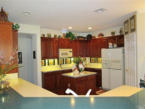 5th image of 403 Clover Springs Dr