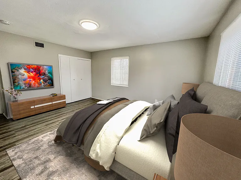 Royal Oaks Apartments — Photo 11