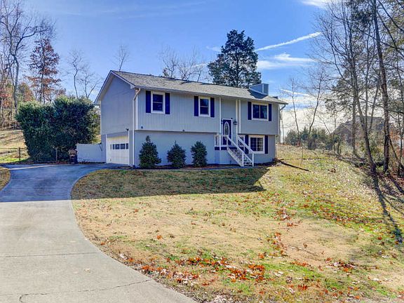 2nd image of 1636 River Crest Dr