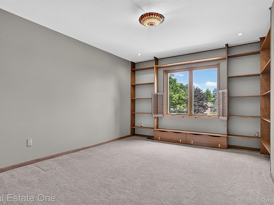871 Stanford Ct, photo 23