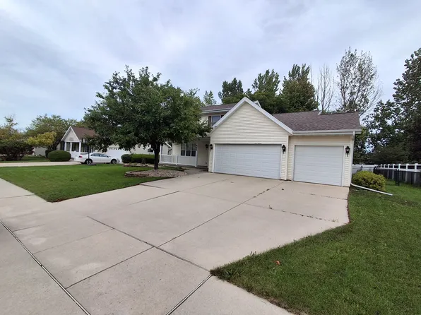 465 Mary Lee Dr, Fond Du Lac, WI 54935