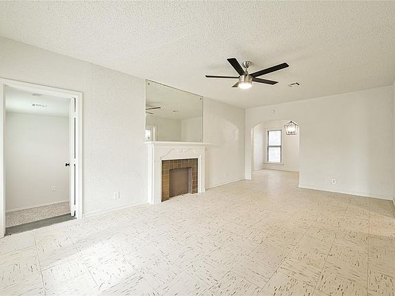 5th image of 2317 NE 25th St
