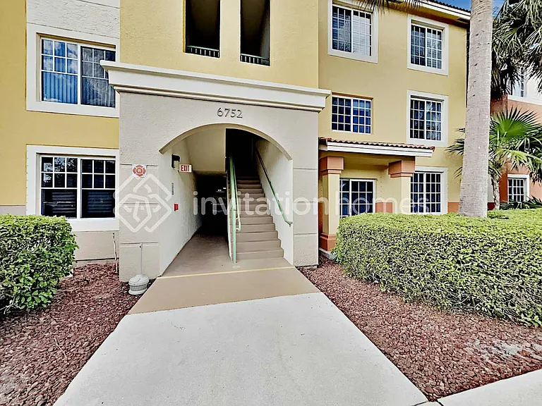 6752 Heritage Grande #205 — Photo 1