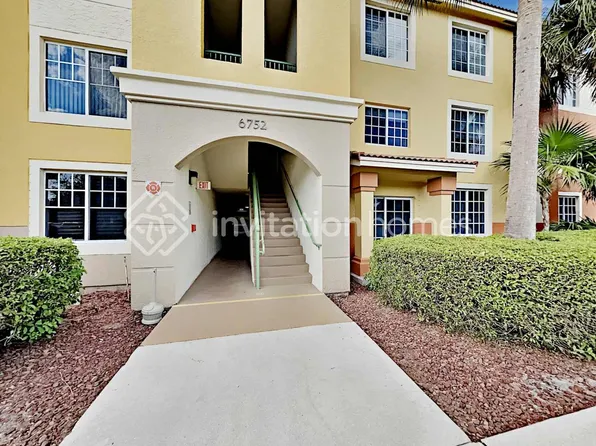 6752 Heritage Grande Unit 205, Boynton Beach, FL 33437