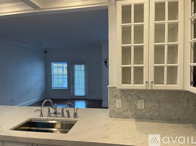 1 bed, 830 sqft, $2,195 — Photo 2