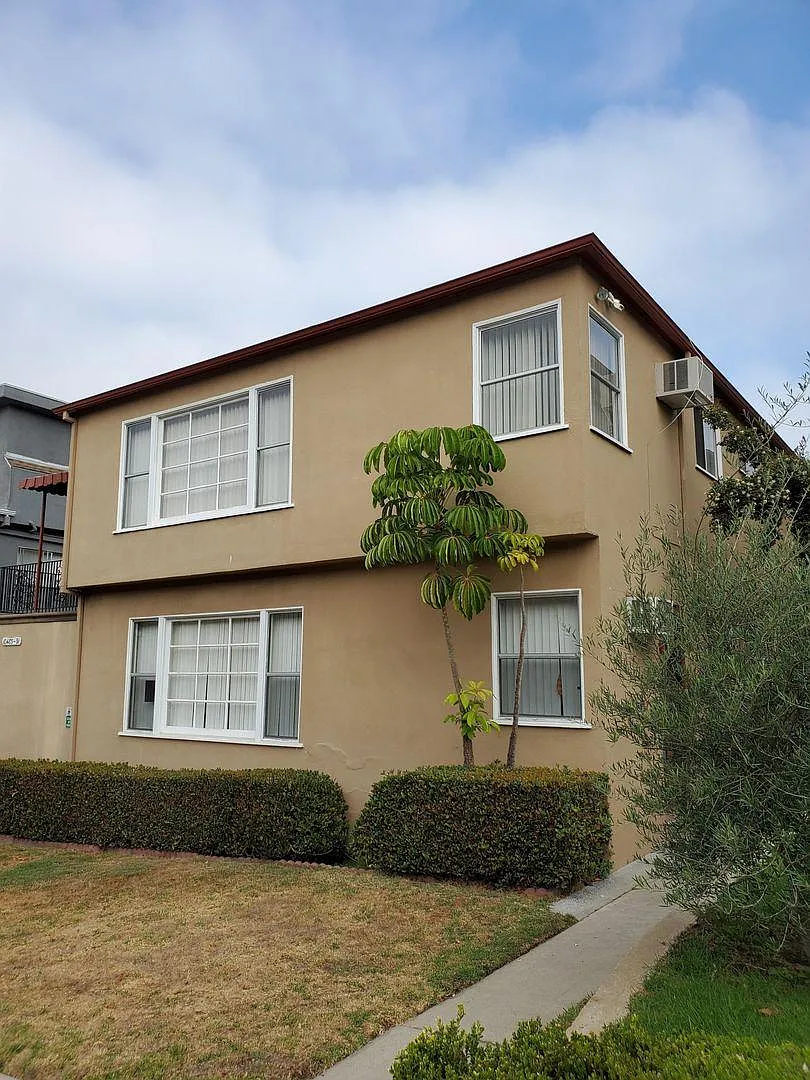 1 bed, 720 sqft, $2,400 — Photo 2