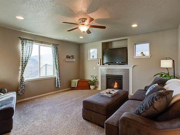 2nd image of 4547 S Underwood Pl